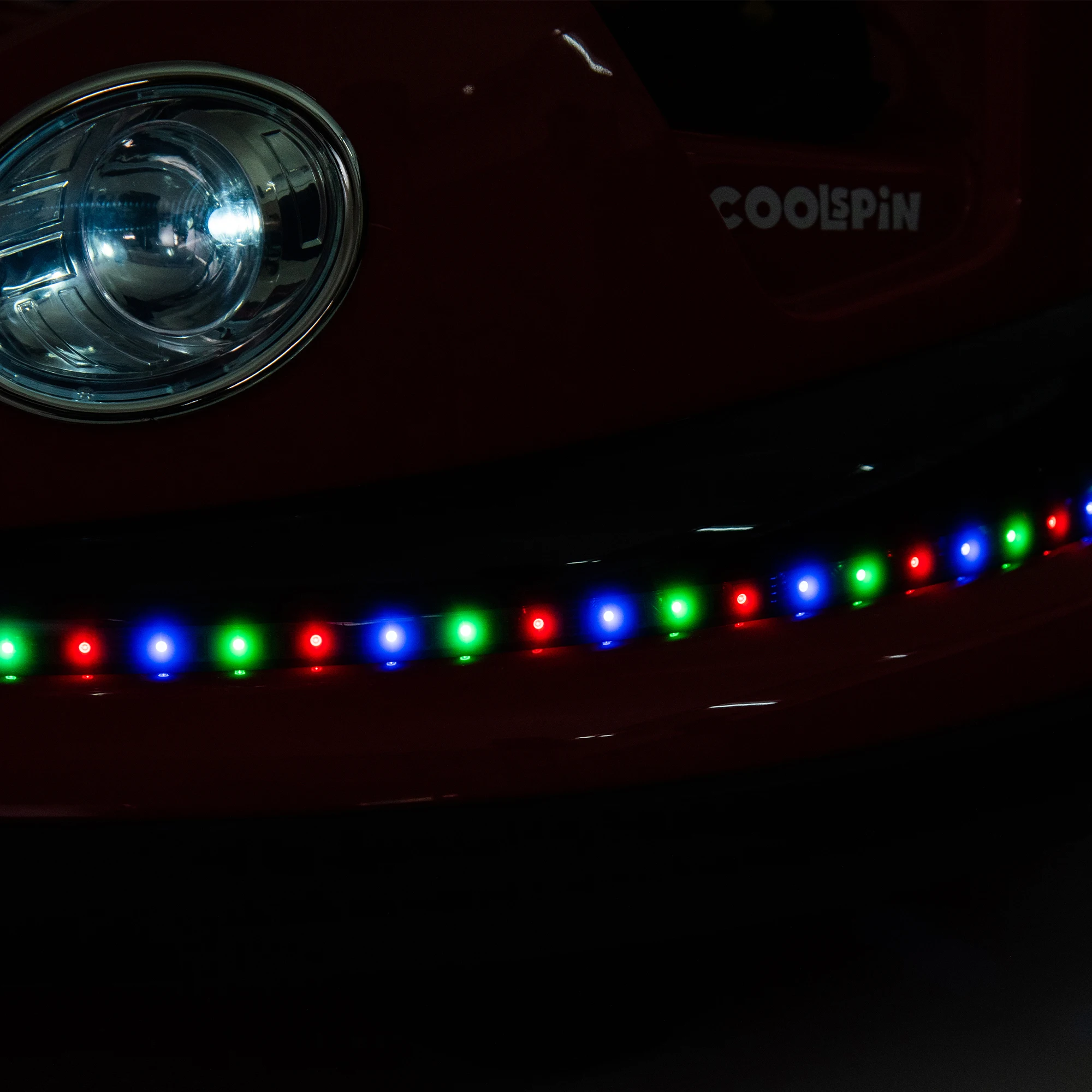 Passeio em carro de pára-choque elétrico para crianças de 1,5 a 5 anos, velocidade de 2,5 km/h, com controle remoto, luzes LED, Bluetooth e rotação de 360 graus