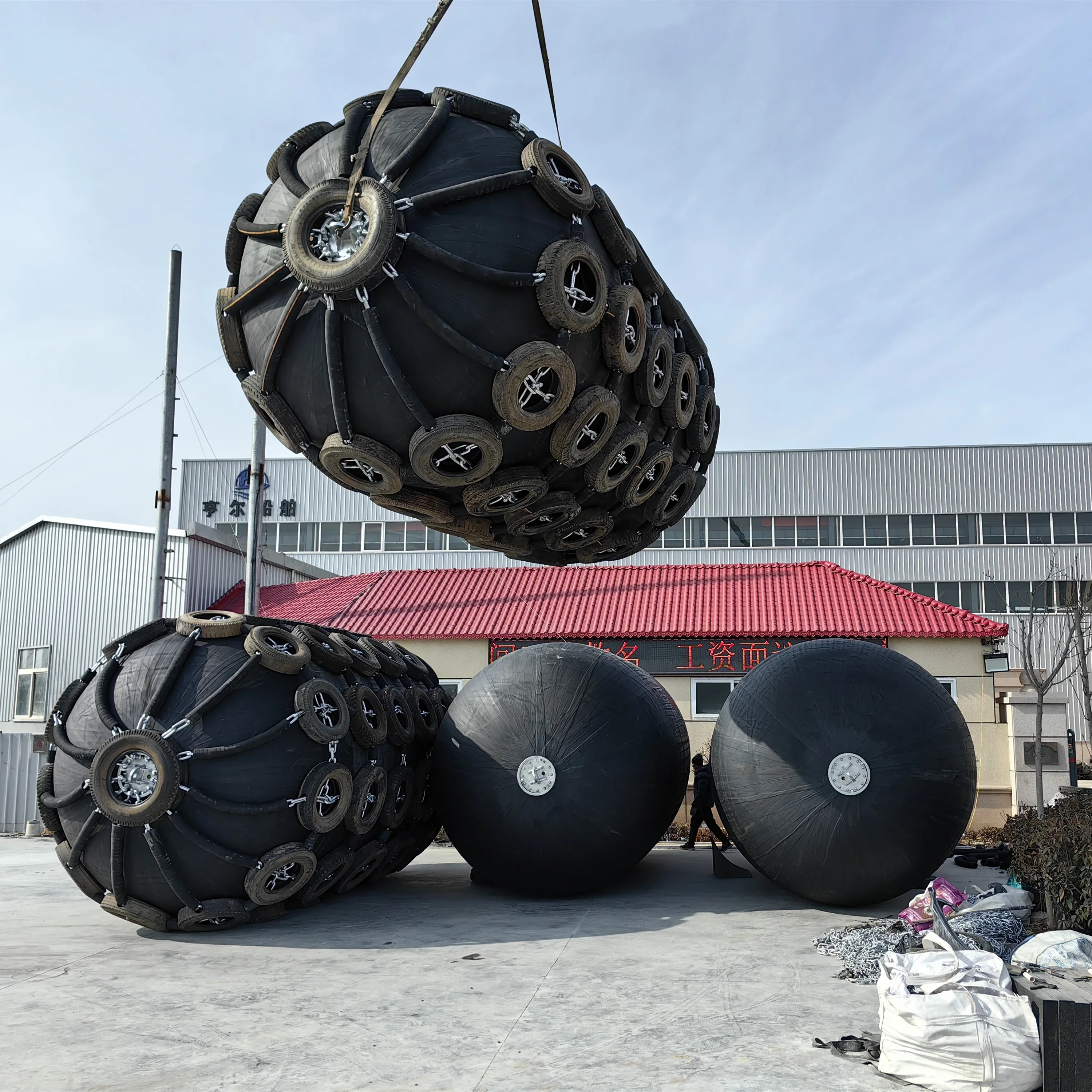 Caucho neumático flotante marino del equipo 50KPa de la seguridad para el muelle