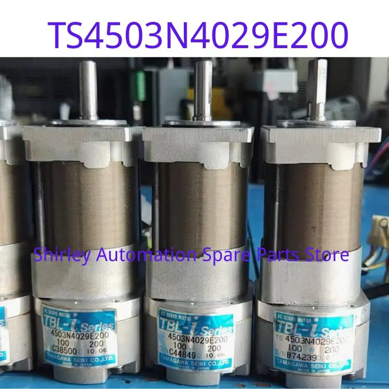 

Б/у серводвигатель TS4503N4029E200 100 Вт