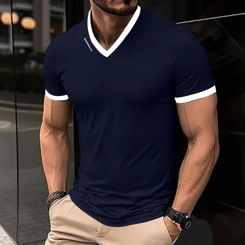Herren-T-Shirt mit 3D-Motiv, lässig und modisch, einfarbig, V-Ausschnitt, kurzärmelig, mit Buchstabenaufdruck, vielseitiges und bequemes Sommer-Oberteil – Detail 1