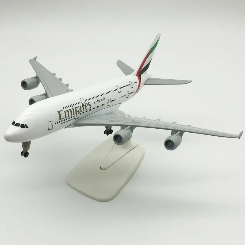 Airplane Airbus 20CM alloy aircraft model Emirates Airbus A380 Resin airplane model gift for friends