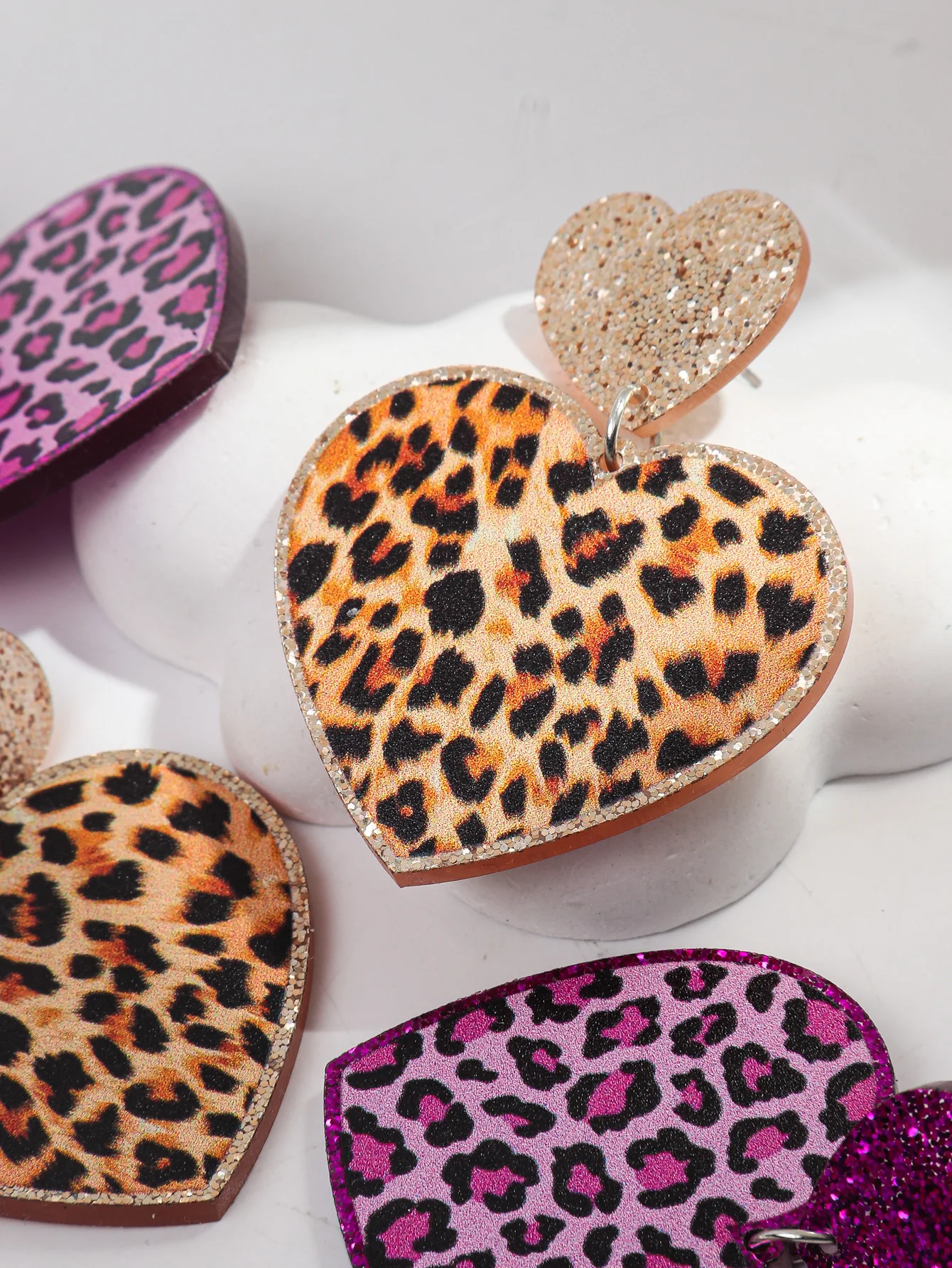 Vintage Acrylic Leopard Heart Dangle Earrings for Women Girls Shiny Geometric Love Leopard Dots Earrings Jewelry Party Gifts