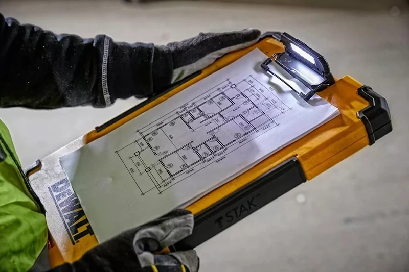 DEWALT-Portapapeles de DWST82732-1, Bolsa interna de luz LED, carpeta de Clip de Metal, tablero de relleno conveniente, almohadilla de escritura