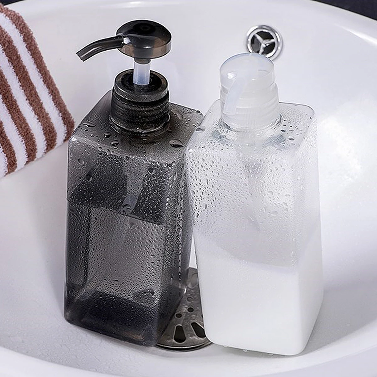 

2 pcs Plastic Pump Bottles for Lotion Shampoo Liquid Soap Large Capacity Refillable Travel Toiletries Container Storage Bottle