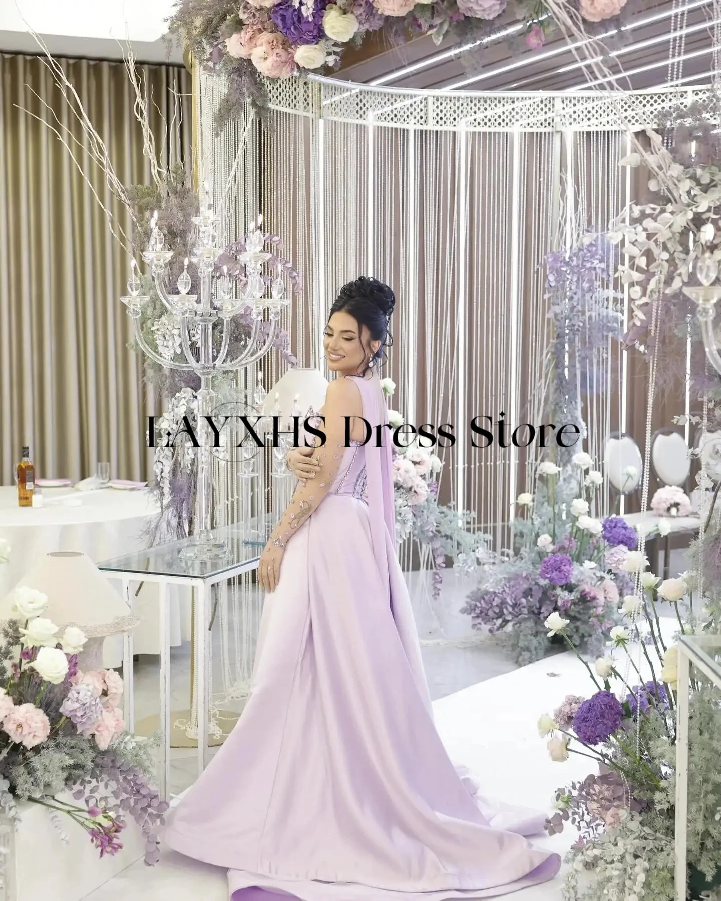 Olśniewające fioletowe suknie wieczorowe bez ramiączek, linia A, zdobione koralikami, odpinane koronkowe długie rękawy, rozcięcie z boku, suknie na studniówkę szyte na miarę.