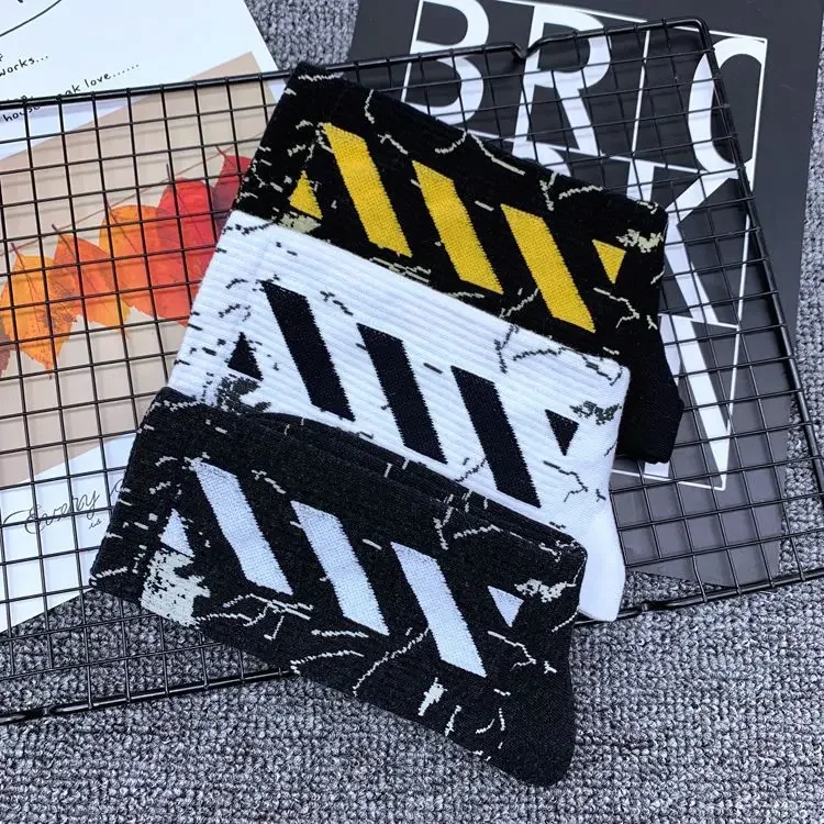 Calzini da uomo Primavera Estate Traspiranti Stati Uniti Street Skateboarding Calzini moda Hip Hop Calzini sottili tinta unita all'ingrosso