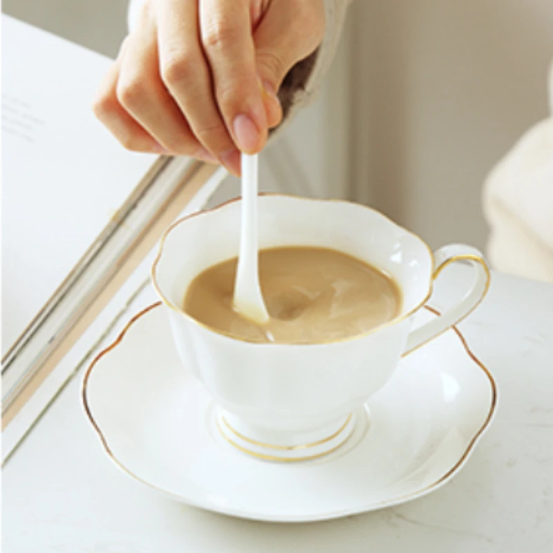 Luxury Bone China Coffee Cup with Gold Rim and Exquisite Milk Pot - Elegant English Afternoon Tea Set