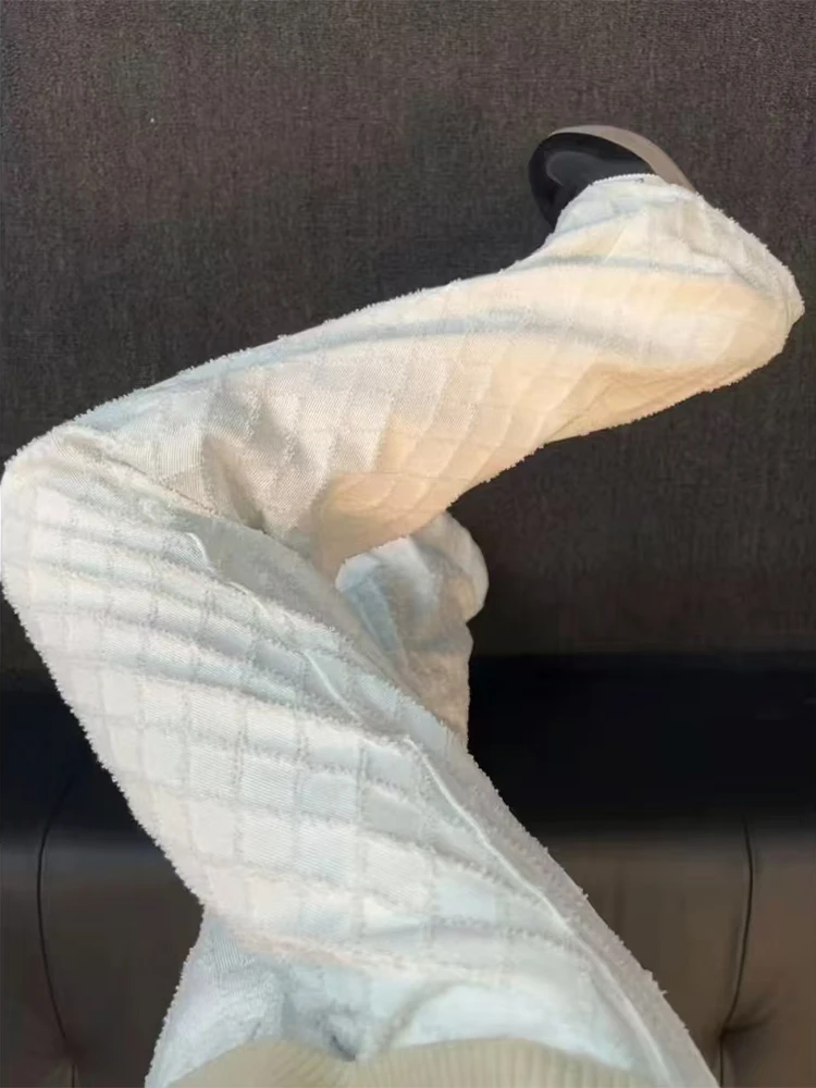 

Белые джинсы в клетку с цветочной вышивкой, мужские повседневные брюки прямого кроя, весенние модные повседневные удобные молодежные брюки