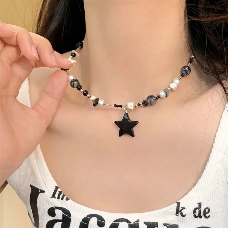 Vintage Goth Cool Star Pendant Beaded Chain Necklace For Women Dopamine Black Star Beaded Necklace Kpop Y2K Jewelry Accessory