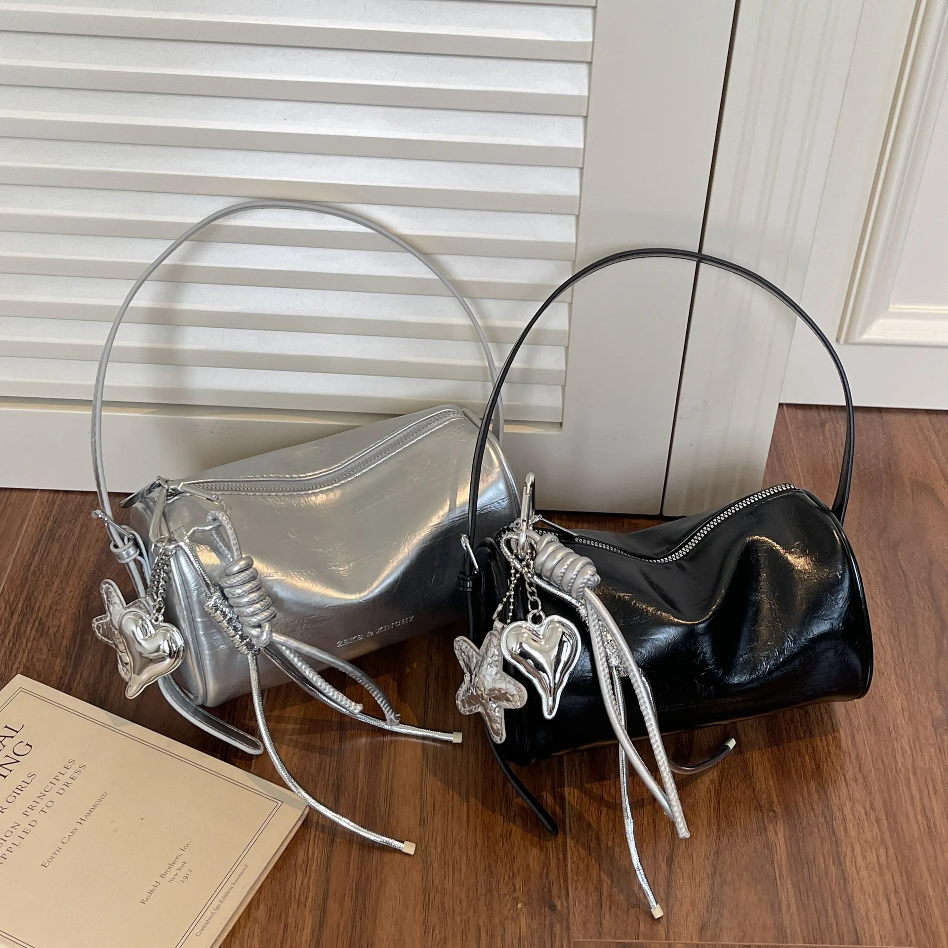 

2025 Новинка! Нишевая текстурированная маленькая сумка Boston, женская высококачественная трендовая модная простая универсальная портативная сумка через плечо