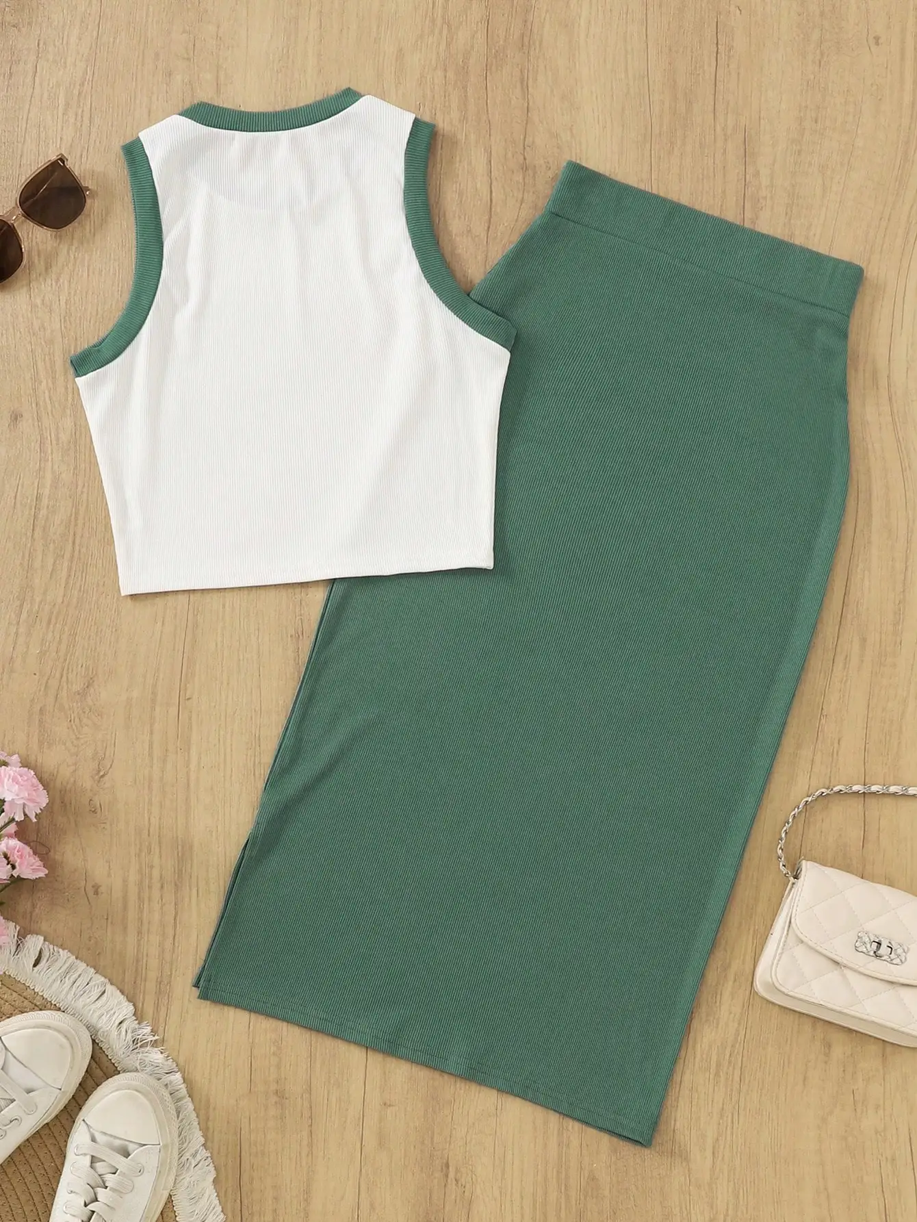 Set resort vintage da donna 2 pezzi: canotta bianca con finiture verdi e gonna lunga abbinata, primavera estate