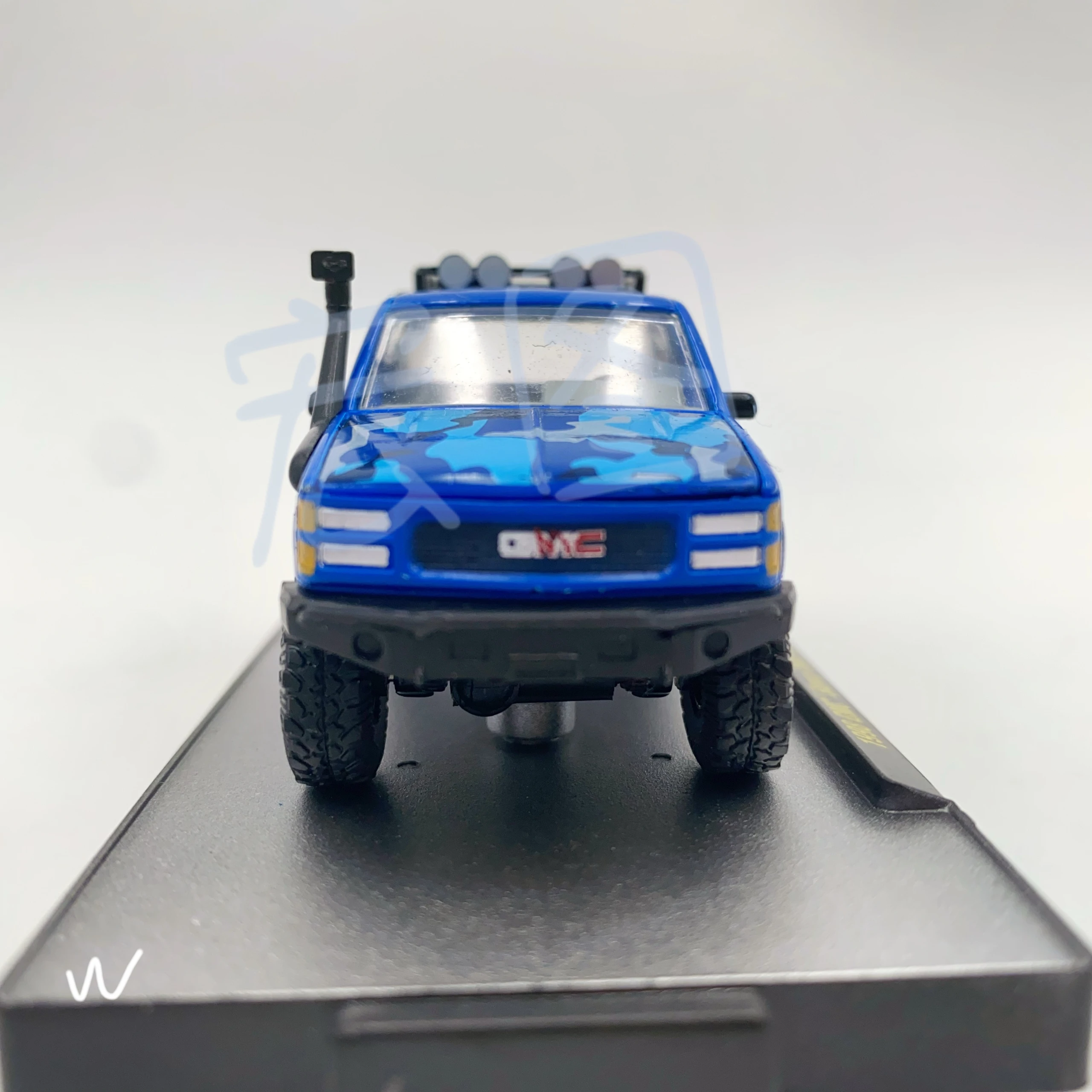 M2 マシン 1:64 1998 GMC シエラ 1500 4X4 合金車モデル子供のおもちゃとギフト