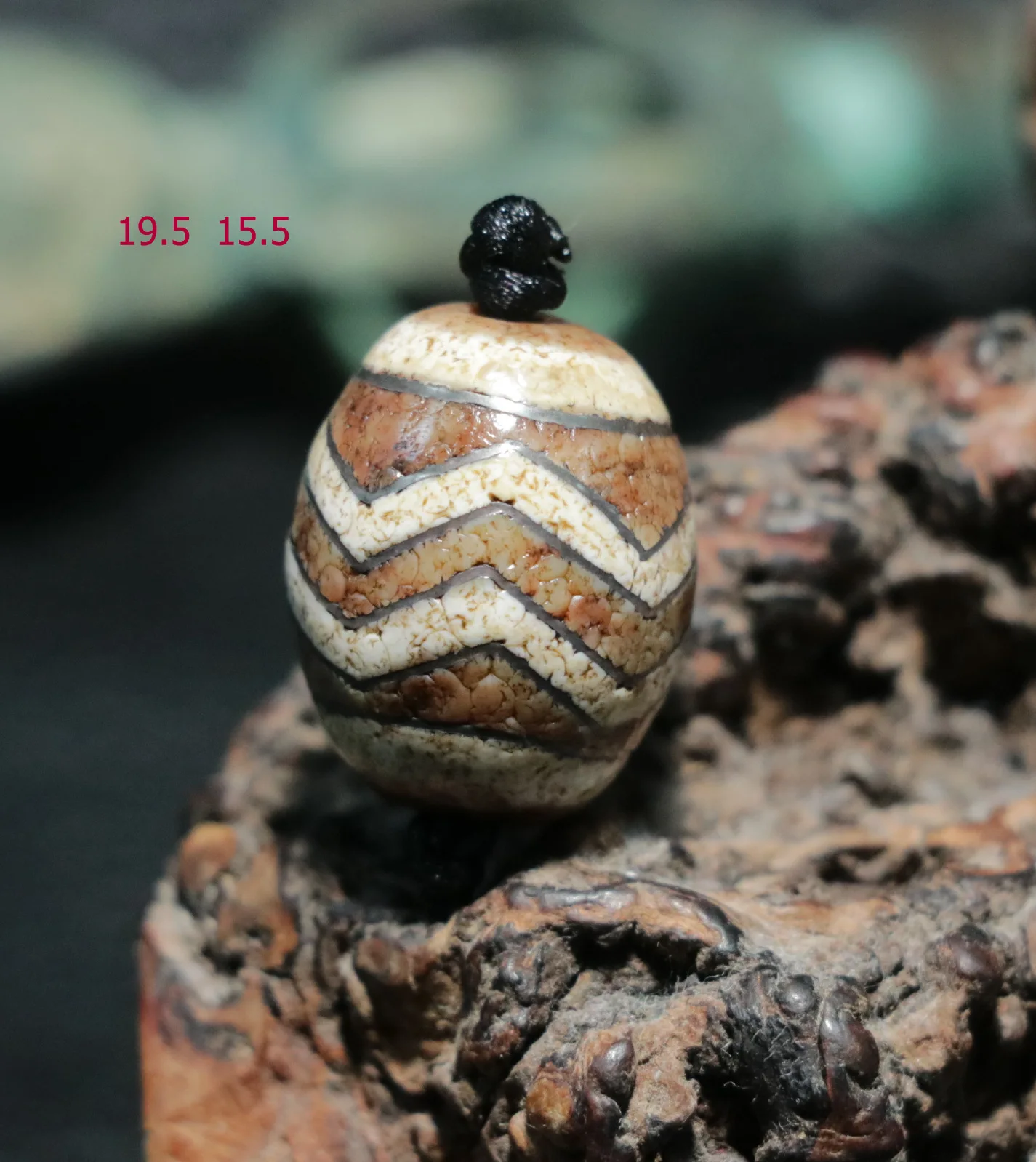 

Energy Tibetan Old Agate Silver Inlay Water Wave Daluo Shape Rich dZi Bead Totem Timestown Sauces