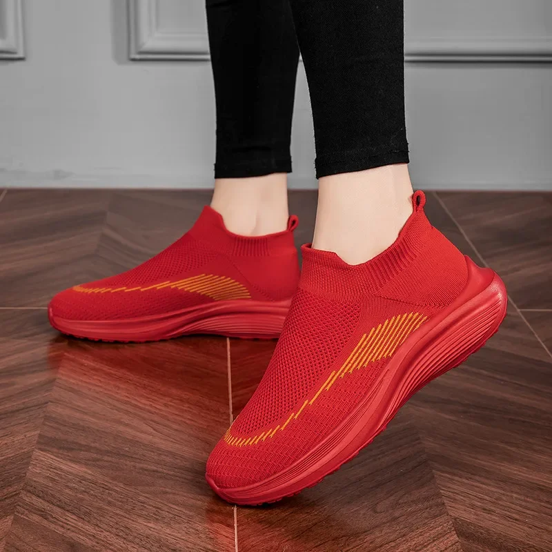 رائجة البيع رخيصة جوارب رجالي أحذية رياضية للجنسين الربيع الصيف تنفس أحذية رياضية الانزلاق على منصة أحذية رياضية Zapatillas De Hombre