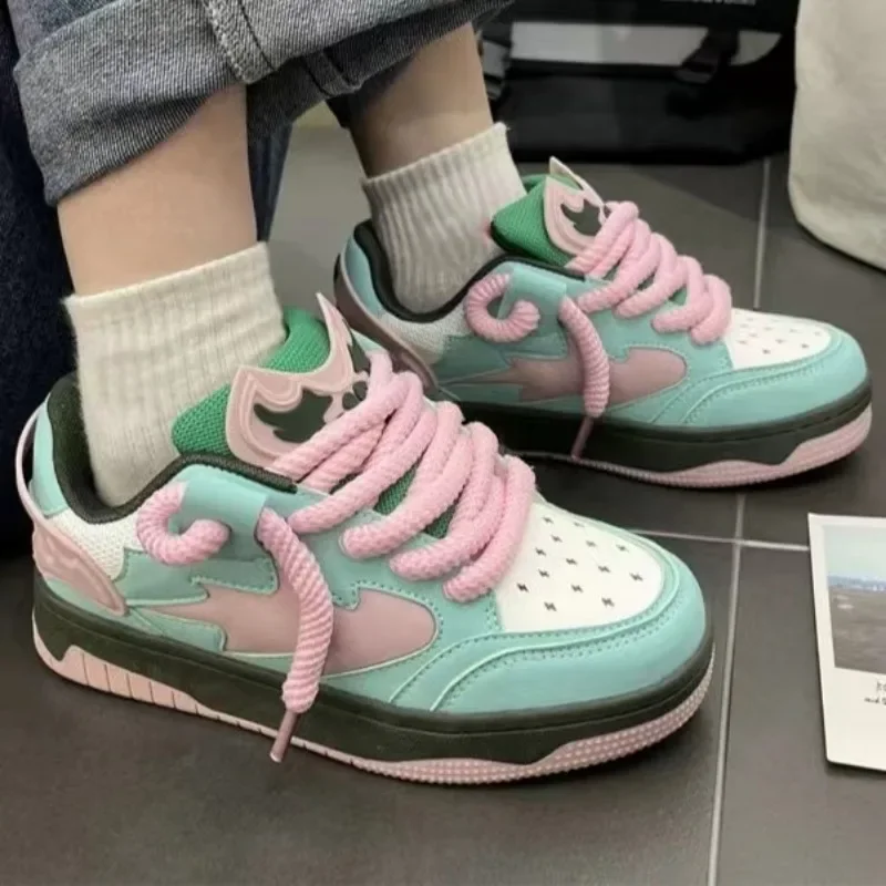 

Спортивная обувь для пар, новинка 2024, винтажная женская спортивная обувь, модные мужские кроссовки на платформе, кроссовки для фитнеса