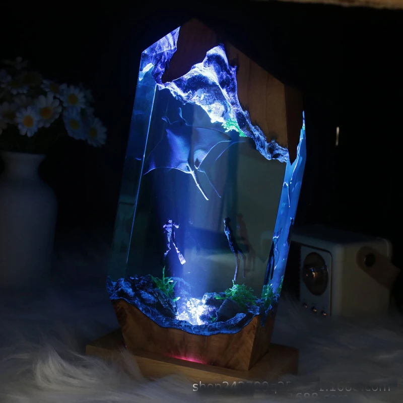 Resin Lamp Ocean Theme Night Light Creative Art Decoration Divers Manta Ray Landscape Table Lamp USB Charging