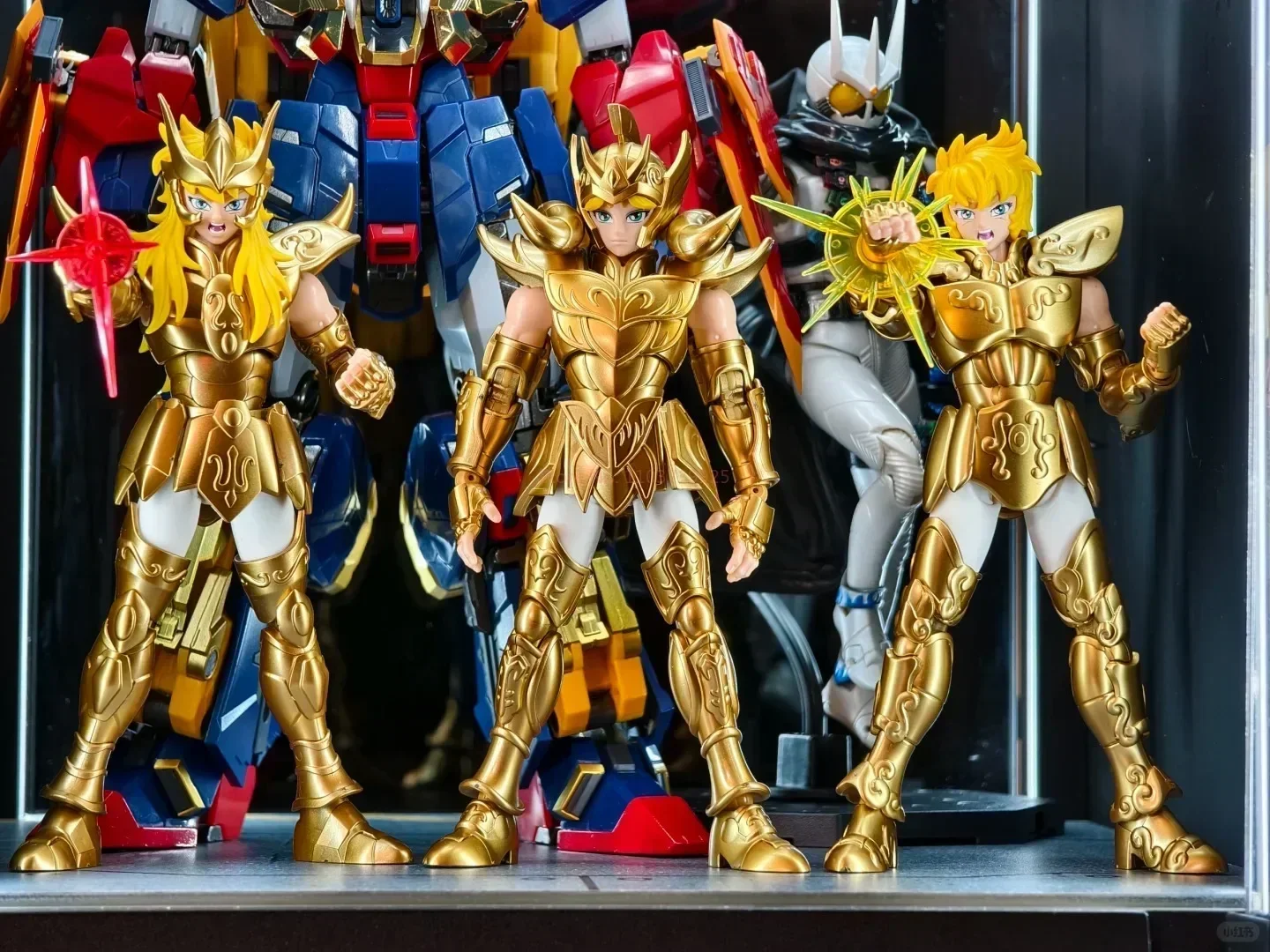 ในสต็อก Saint Seiya ผ้าตํานานภาพเคลื่อนไหวอุปกรณ์ต่อพ่วงของเล่น Champion Class Movable Gold ผ้ารุ่นคอลเลกชัน Galaxy Vol.5