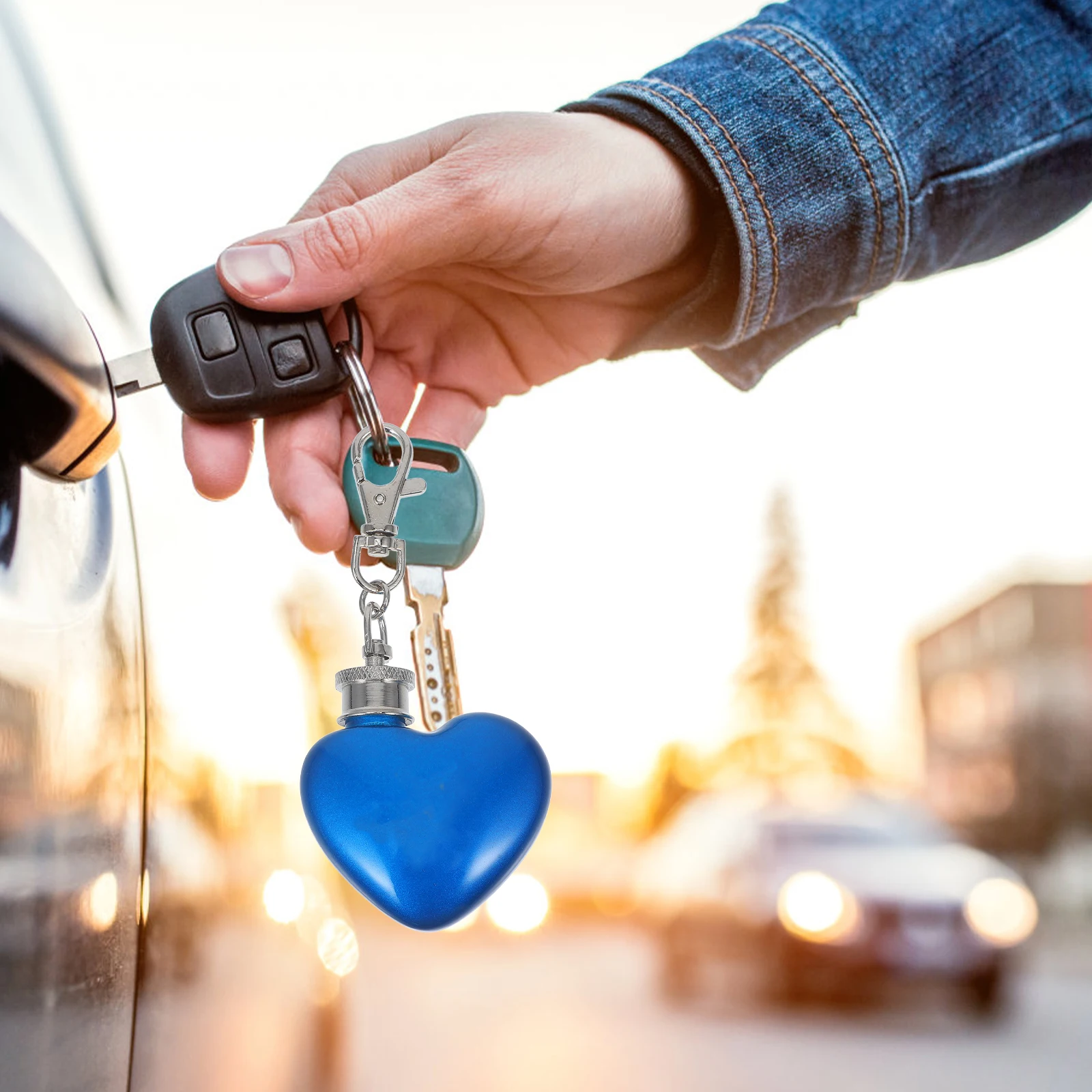 

Heart Shaped Flask 1 Oz Stainless Steel Blue Compact Portable Keychain Flask for Men Travel Camping Pocket Whiskey Bottle