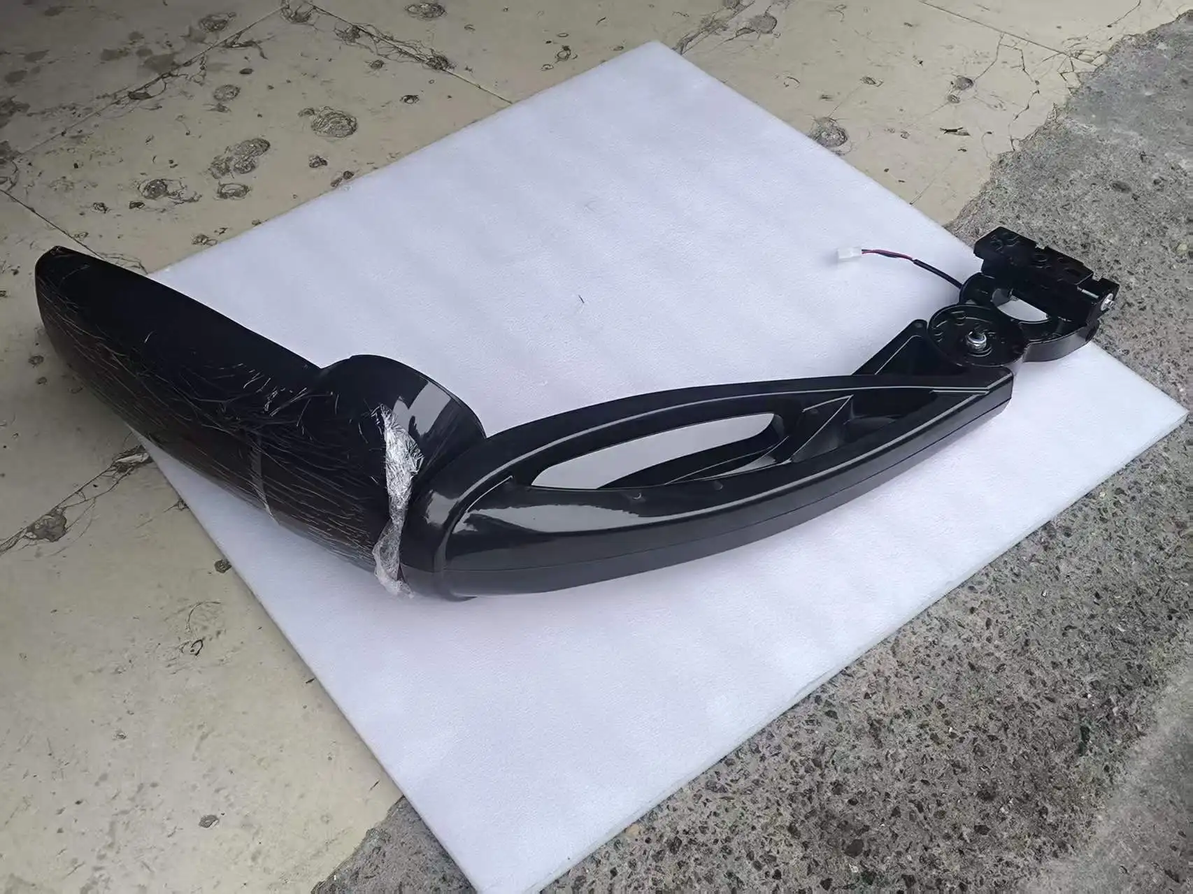 New Right Side Rearview Mirror Assembly with Blind Spot Function for SLK6118 Bus (Universal Fitment)