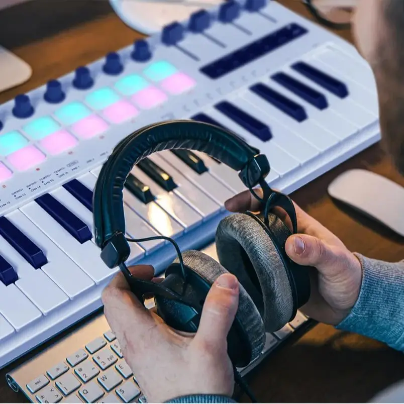 M-VAVE SMK-37 PRO USB MIDI Controller with 16 RGB Pads And 8 Knobs Supports Software Operation for Windows Mac iOS Android by Ch