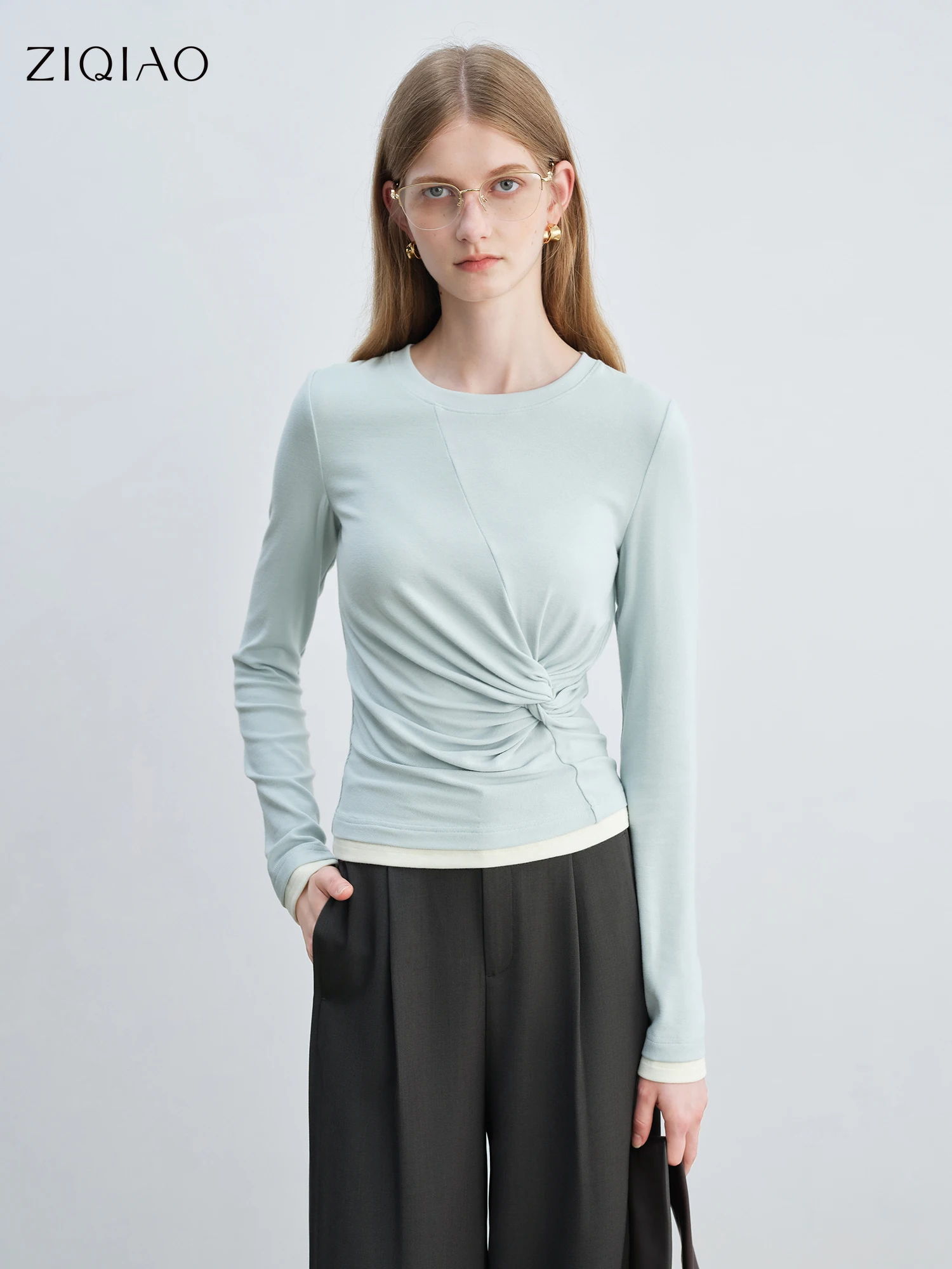 ZIQIAO Petite Women's Design Forward Mock Layered Twist Detail Gray T-Shirt 2025 New Autumn Slim Fitting Tee 25ZQ93104