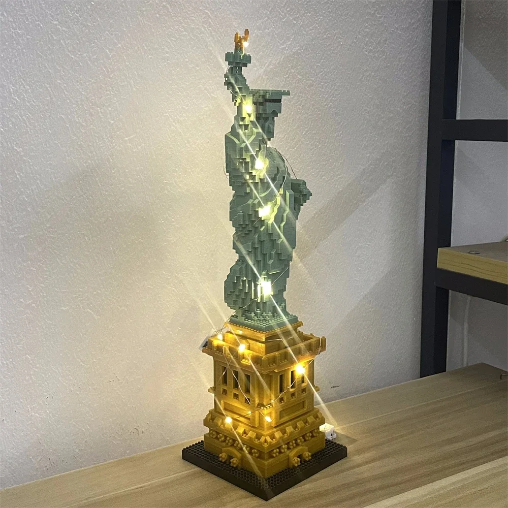 LED Statue of Liberty Micro Mini Building Blocks Toys - Illuminates New York Landmark Model, Perfect for Home Environment