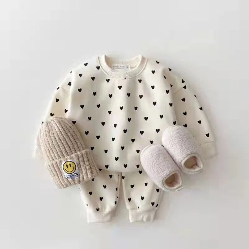 

2025 Autumn New Children Long Sleeve Clothes Set Girls Heart Print Sweatshirt + Pants 2pcs Suit Kids Baby Casual Sports Outfits