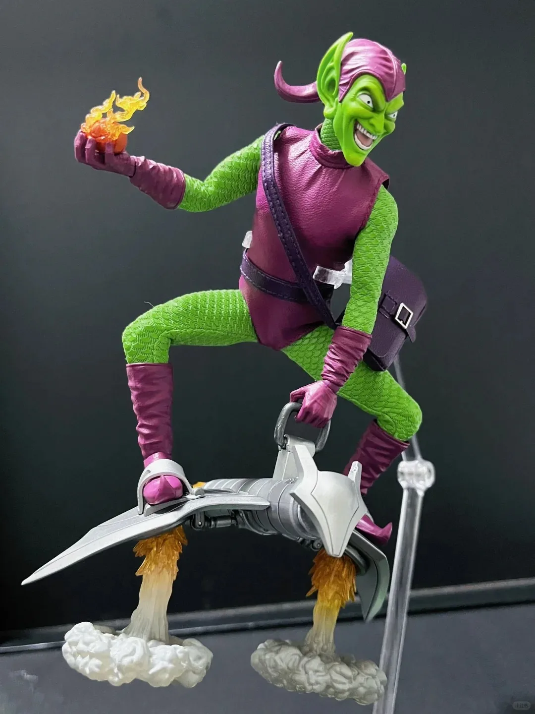 Original 1/12 Mezco Spider Man villain classic Green Goblin deluxe edition lights up 6-inch Action Figure Model Toy Gifts