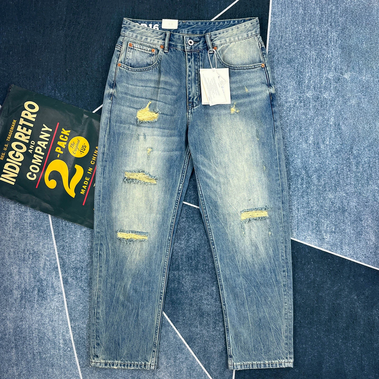 Ripped jeans for men in autumn new style American retro loose straight leg washed and distressed trendy Japanese trousers
