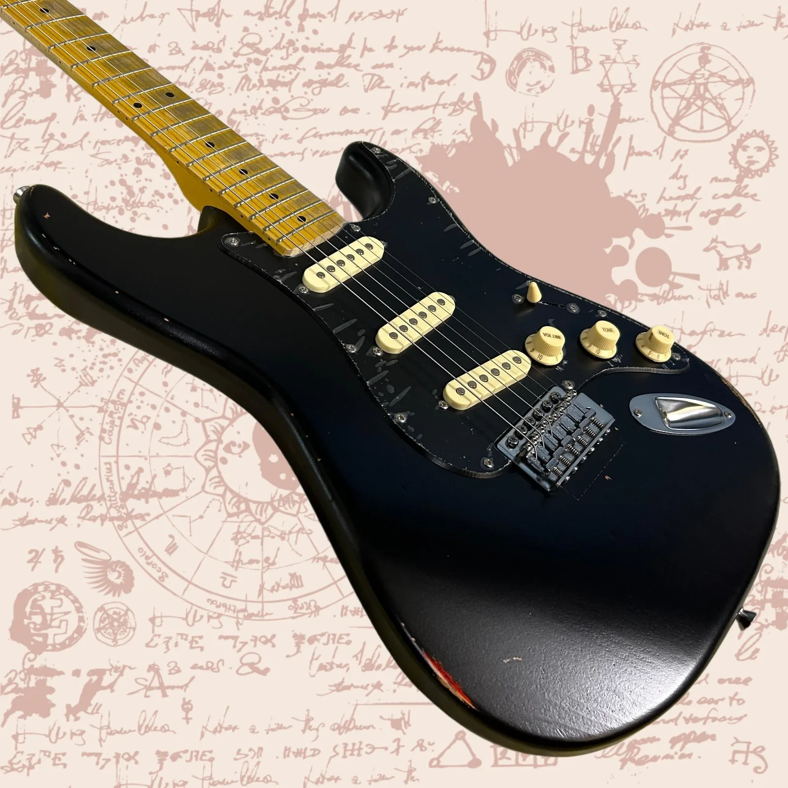 Hot high quality Aged  Guitar Black Color Maple Fretboard 21 Frets Alder Body guitar