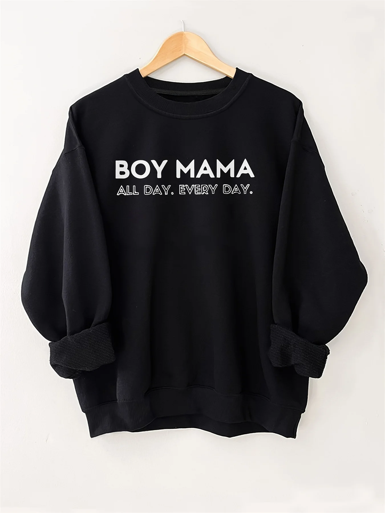 Women's autumn and winter casual loose and warm BOY MAMA printed comfortable plus velvet long sleeved round neck pullover
