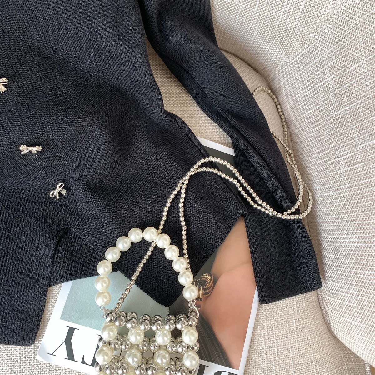 ผู้หญิงสีดํา Spliced สแควร์คอโบว์ปุ่ม 2000s ภาษาฝรั่งเศสคํา Elegant Basic แขนยาว Slim BBase เสื้อกันหนาวฤดูใบไม้ร่วงและฤดูหนาว