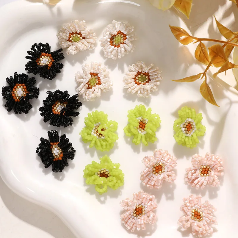 Shoe Charm 1 Piece Matte Daisy Flower Vibrant Artistic Youthful DIY Clogs Decor for Women Summer Clear Crystal Shoes