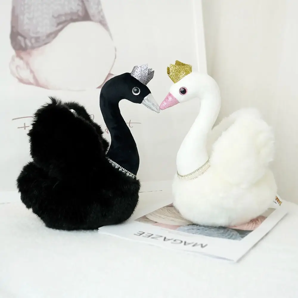 

Princess Crown Swan Plush Toy Stuffed Animal Peal Necklace Queen Swan Plushie Simulation Cute Bird Black Swan Doll Wedding Gift