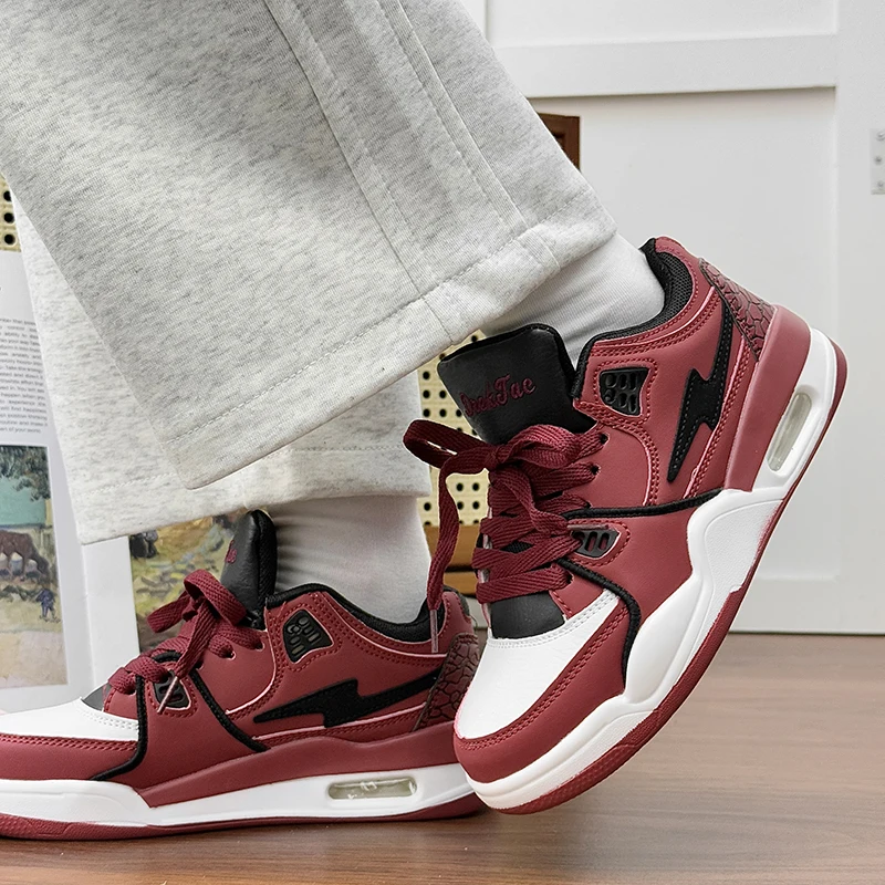 男性と女性のためのストリートプラットフォームスニーカー、快適なスケートボードシューズ、革のカジュアルスポーツシューズ、オリジナルファッション、デザイナー