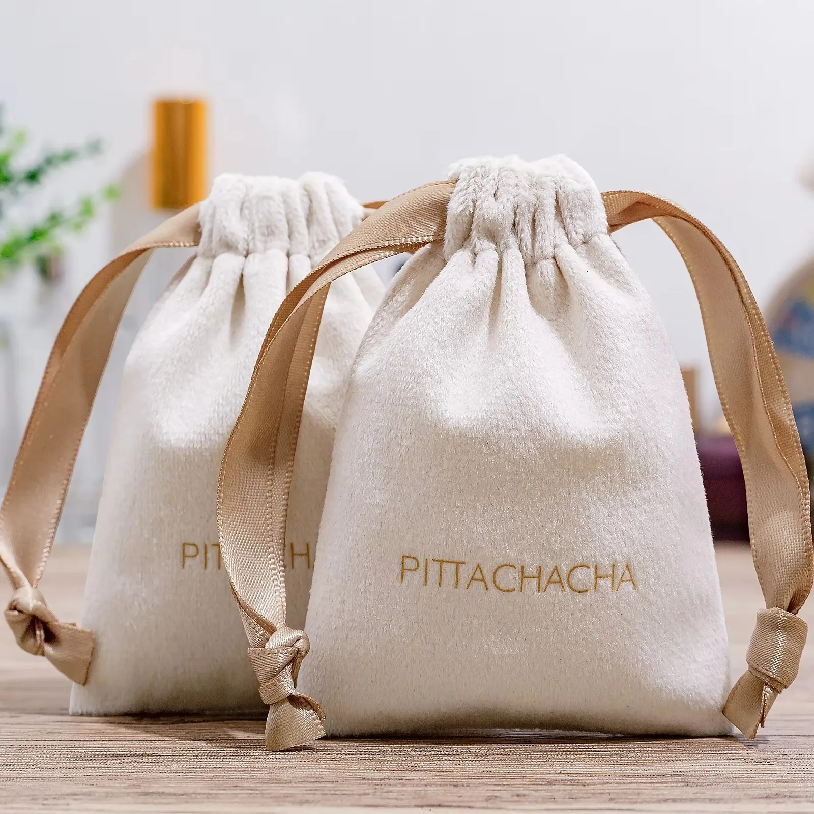 

Customizable Velvet Drawstring Bags Custom Logo Soft Gift Pouches Reusable Jewelry Storage Bags for Wedding Party Favor