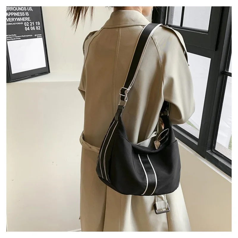 

Высококачественная женская сумка через плечо со съемным ремешком, роскошная подкладка для официальных мероприятий