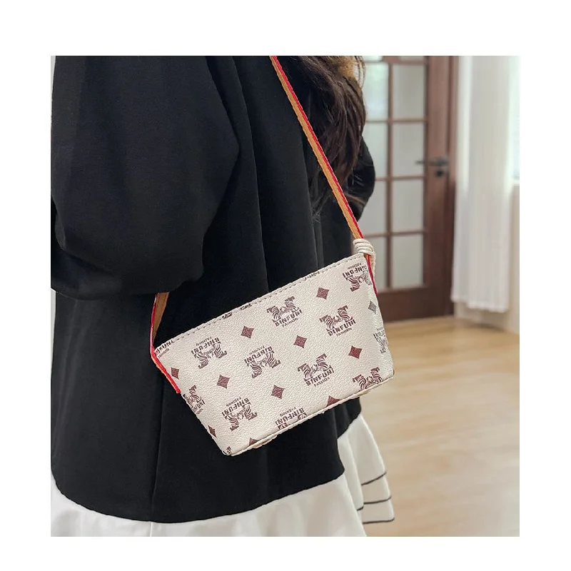 Elegante Tragetaschen für Damen von Luxusmarke, Echtlederkonstruktion, geräumig und leicht, perfekt für