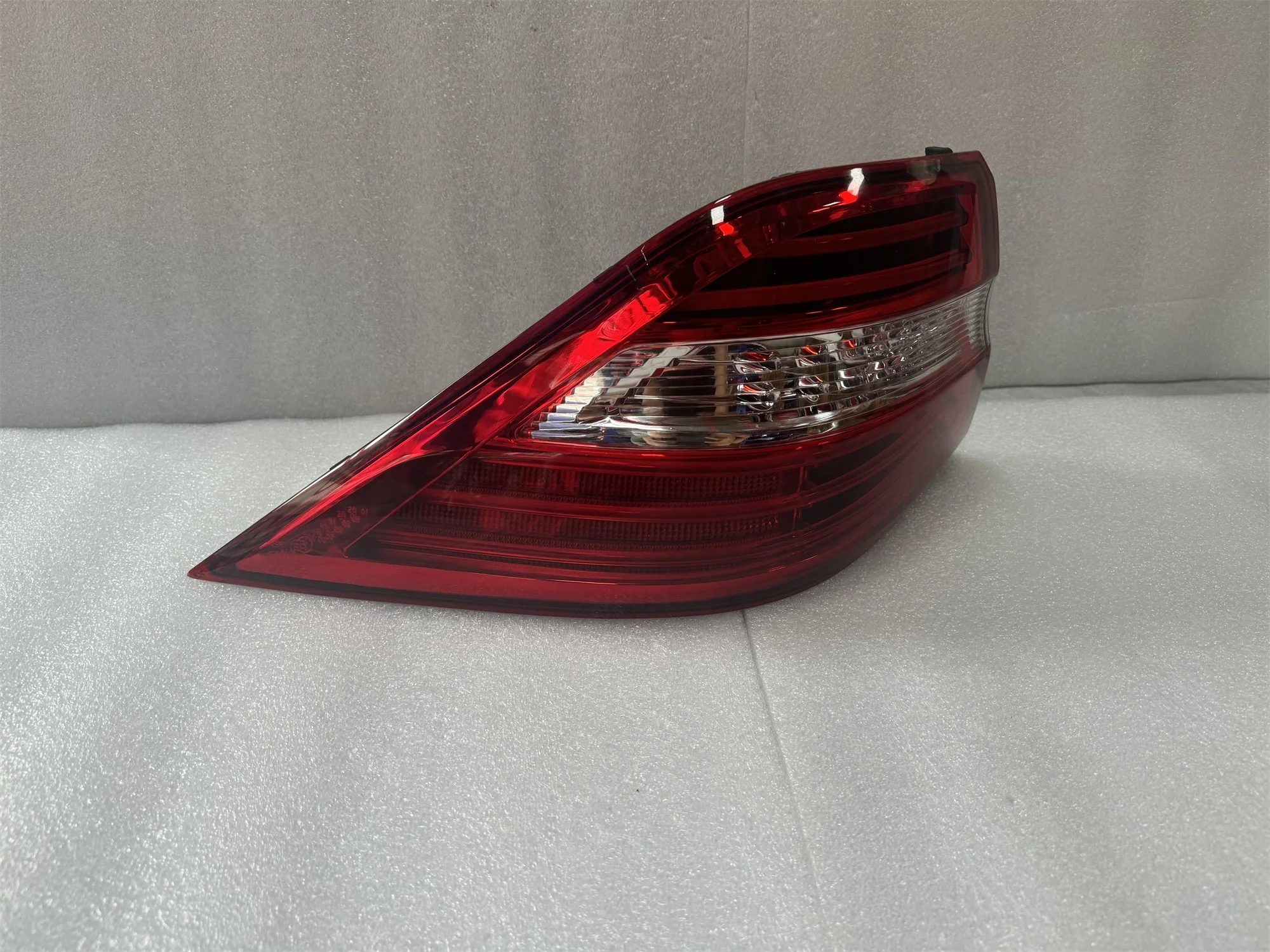 High quality LED taillights suitable for Benz ML class W166 combination taillights 2013 ML X166 LED taillights OE: A1669063301