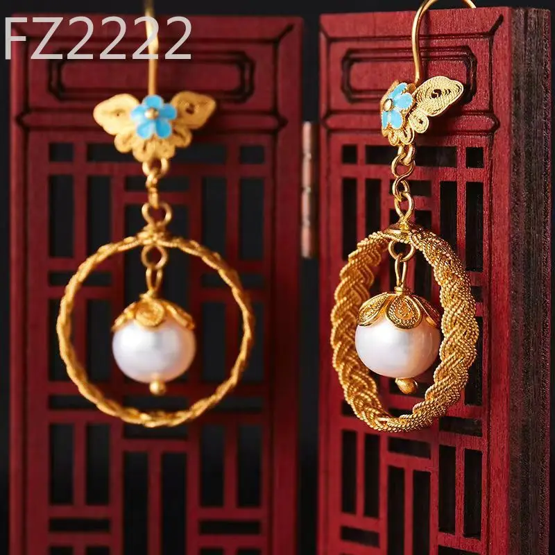 

Filigree inlaid with burnt blue pearl filigree earrings, silver-plated retro filigree earrings, with ancient Hanfu.