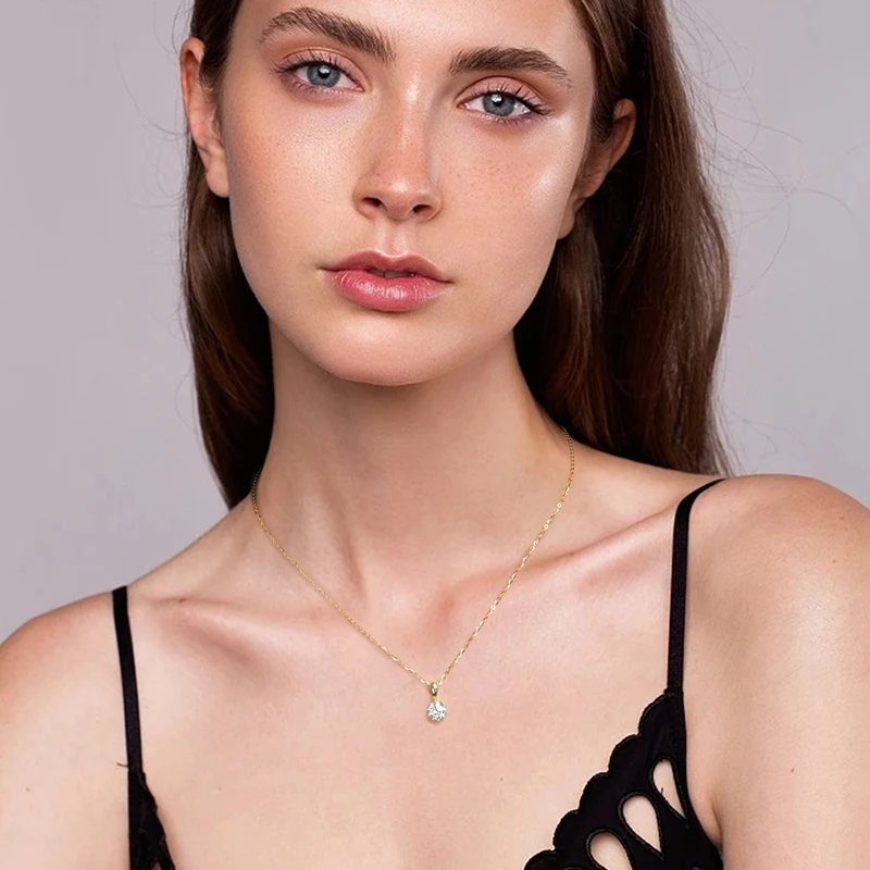 IOGOU Crown Pendant Necklace 6.5mm 1.0Ct D Color Moissanite Necklace 925 Sterling Silver Collar for Women Wedding Christmas Gift