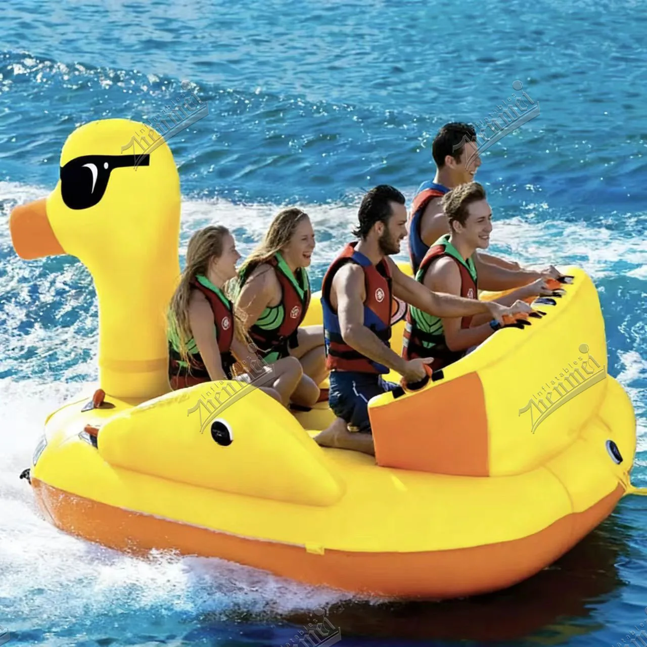 Factory Direct 4-6 Person Inflatable Crazy UFO Towable Tube Water Sports Flying Fish Boat