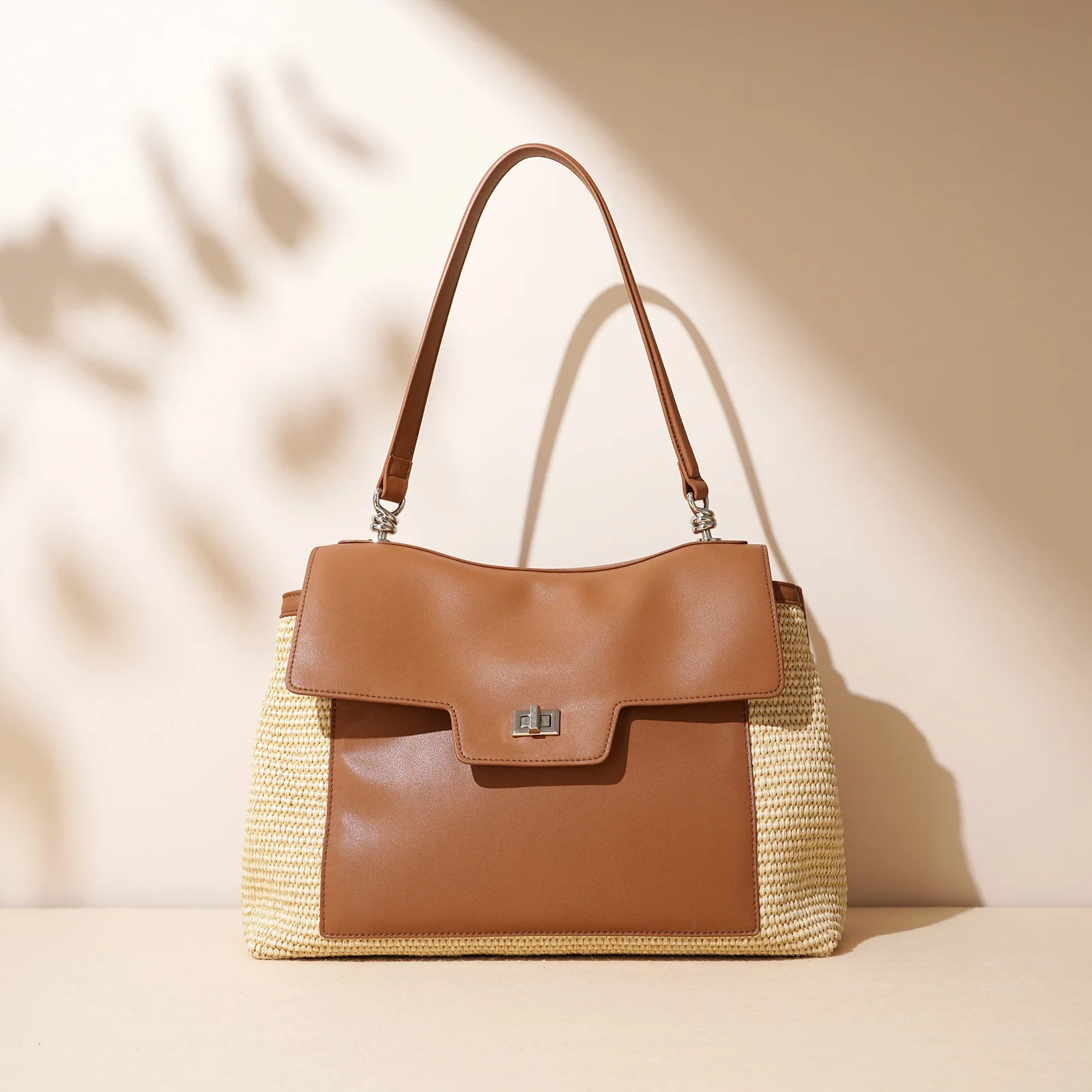 

2025 new niche bag Women's summer new haute knit Tote bag commuter casual single shoulder crossbody