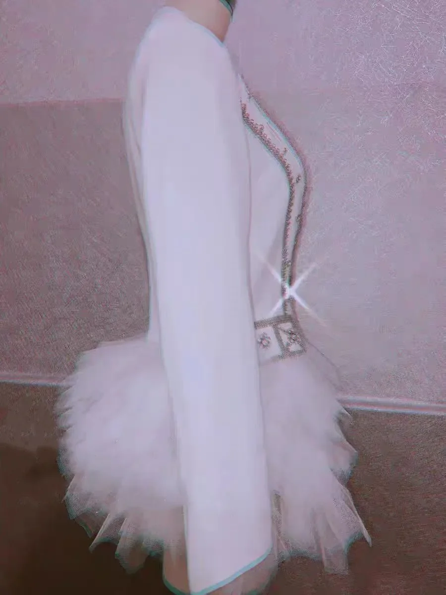 Красно-белый приталенный пиджак из пушистой марли со стразами для женщин, певица, танцовщица, концертная куртка для выступлений на сцене, танцевальный костюм