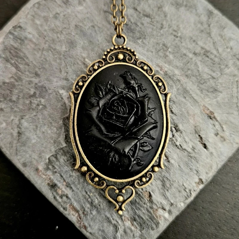 

New Gothic Rose Blossom Oval Pendant Necklace, Women's Personalized Creative Festival Party Jewelry Accessories