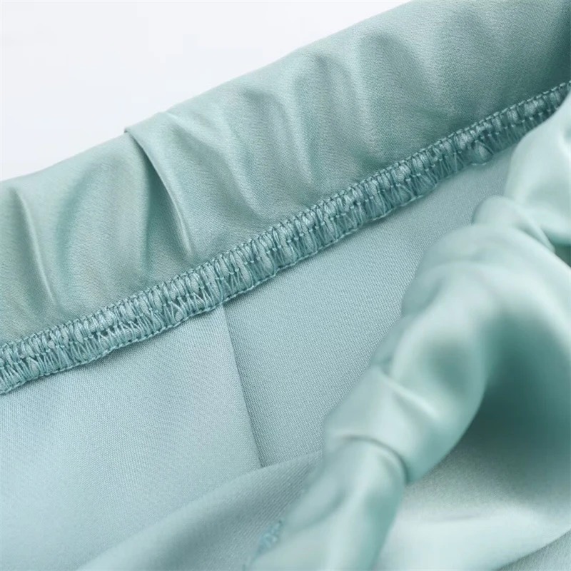 KEYANKETIAN 2026 Frühjahr Neue frauen Satin MIDI Rock Einfachen stil Elastische Hohe taille einfarbig Dünne Lange EINE Linie rock Dünne