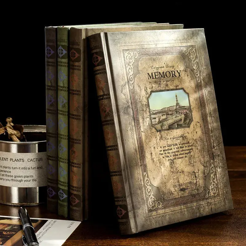

Записная книжка в стиле ретро с кружевом и горизонтальными линиями