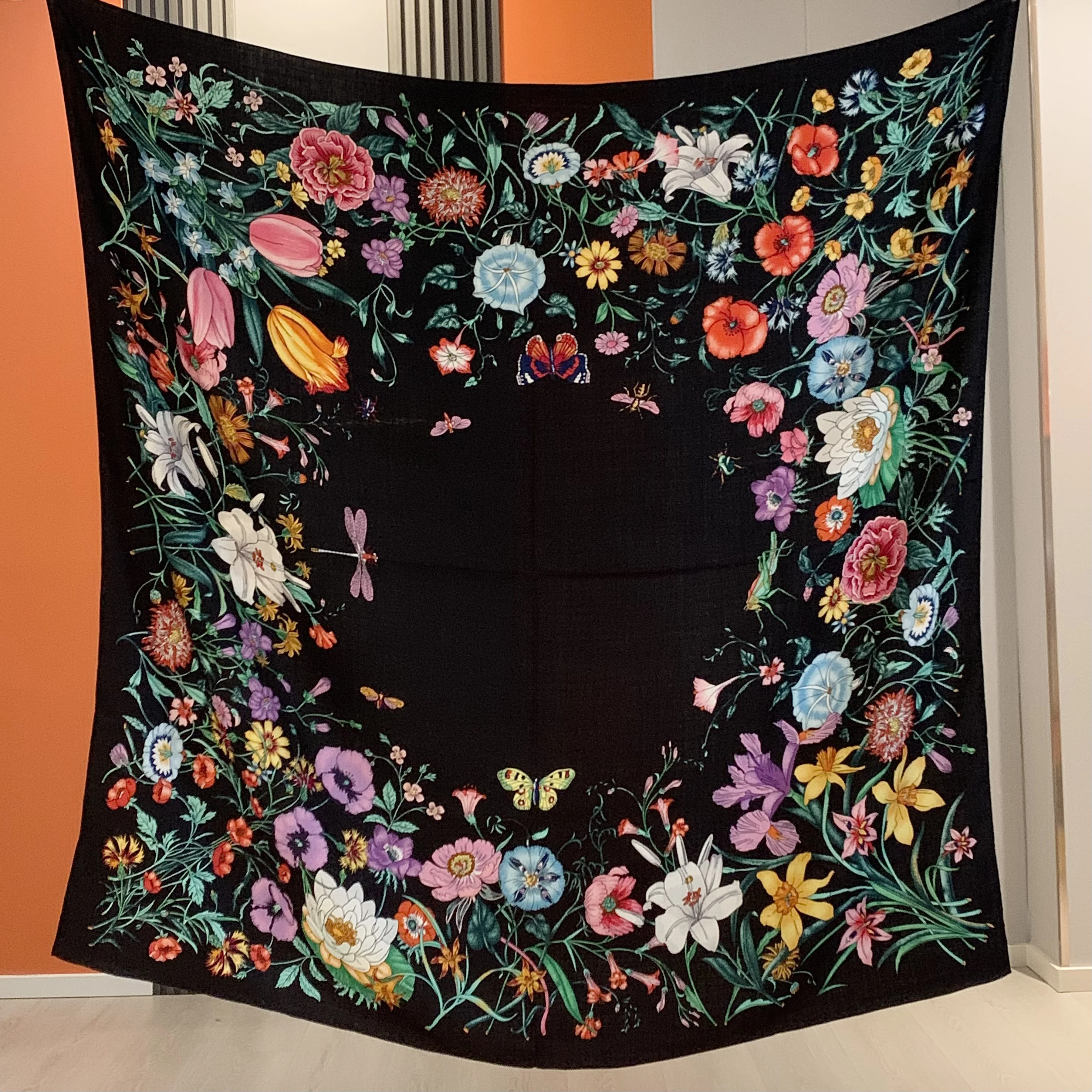

New style 70% wool and 30% mulberry silk scarf for women, luxurious design floral pattern warm large shawl headscarf 135x135cm