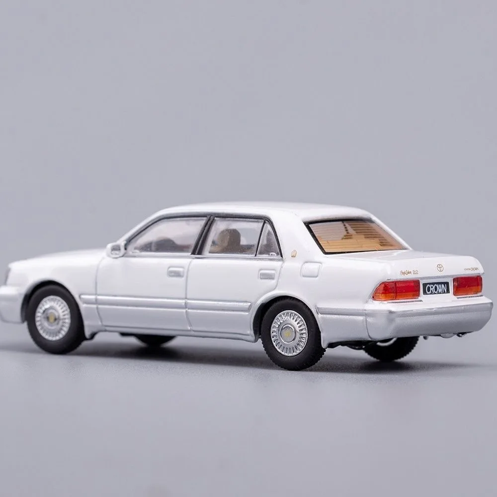 GCD 1:64  crown 155 simulation alloy car model