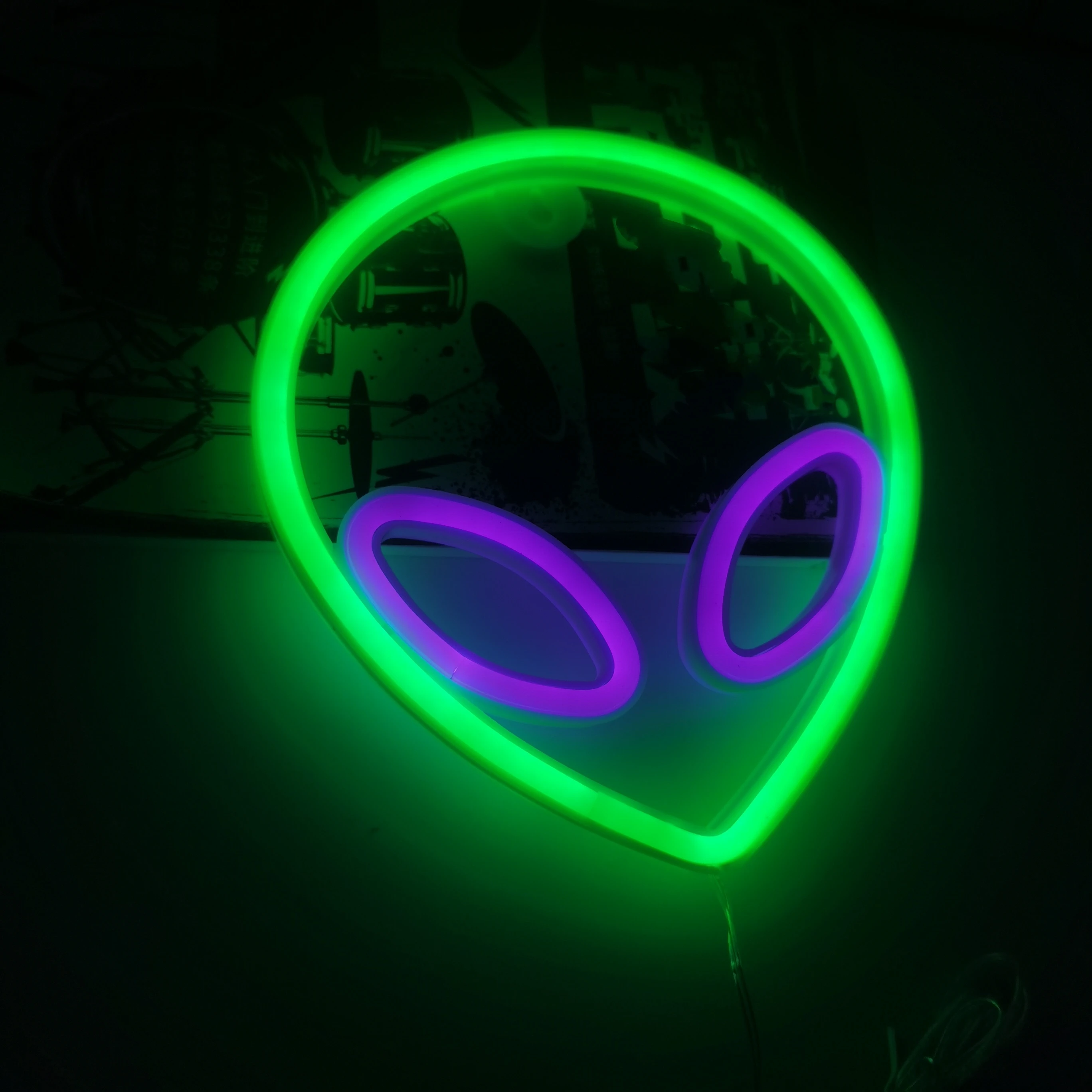 Cool alien LED neon lights, USB/battery powered, bedroom, birthday gift, holiday party game room, decorative wall hanging